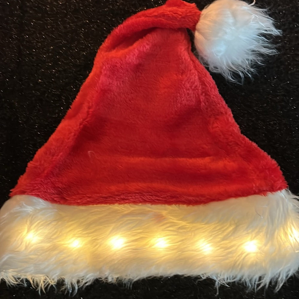 SANTA 🤶 HAT 🎩 LIGHTS UP WITH THREE DIFFERENT SETTINGS